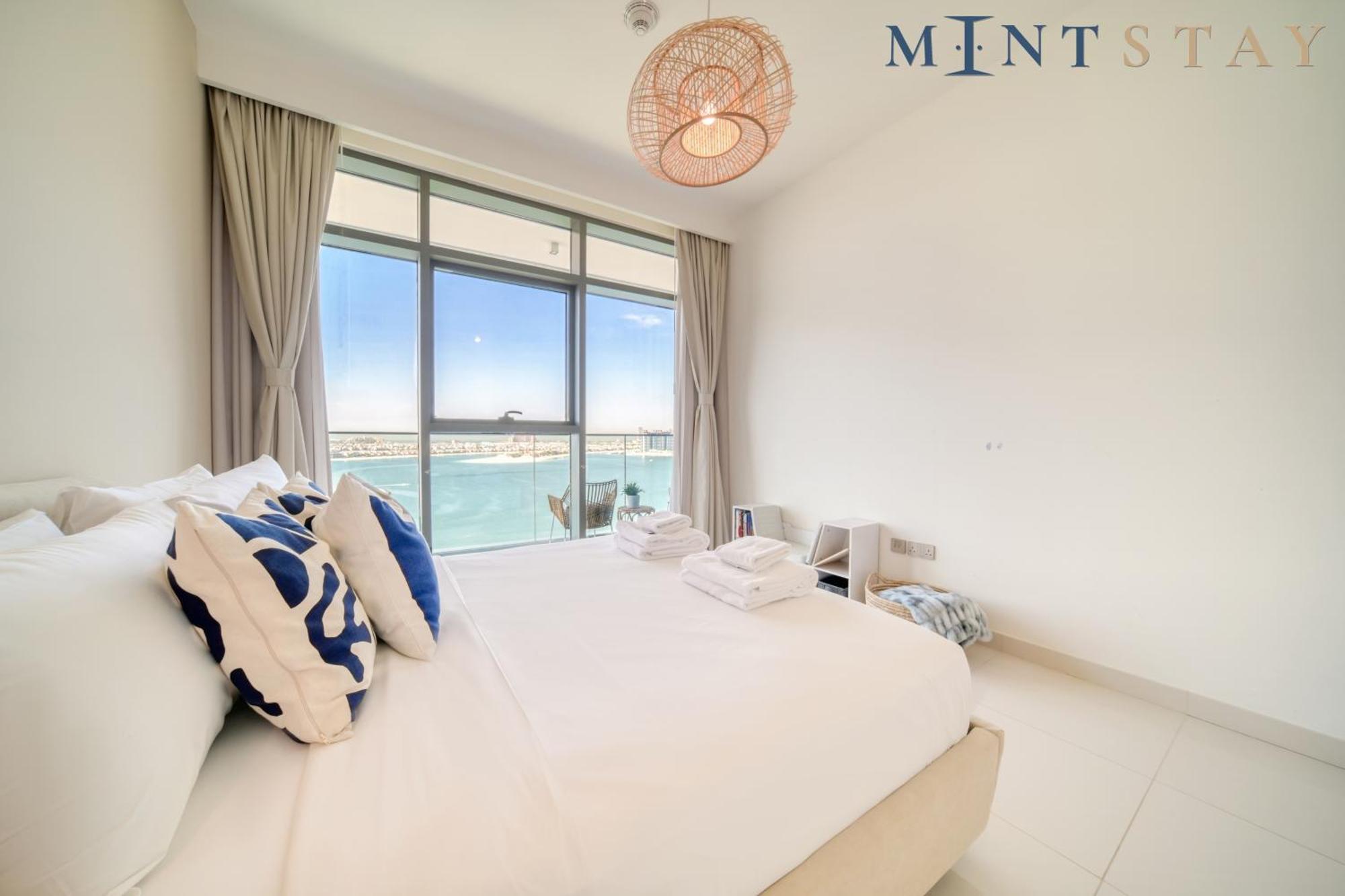Mint - Vista 1 Emaar Beachfront Apartment Dubai