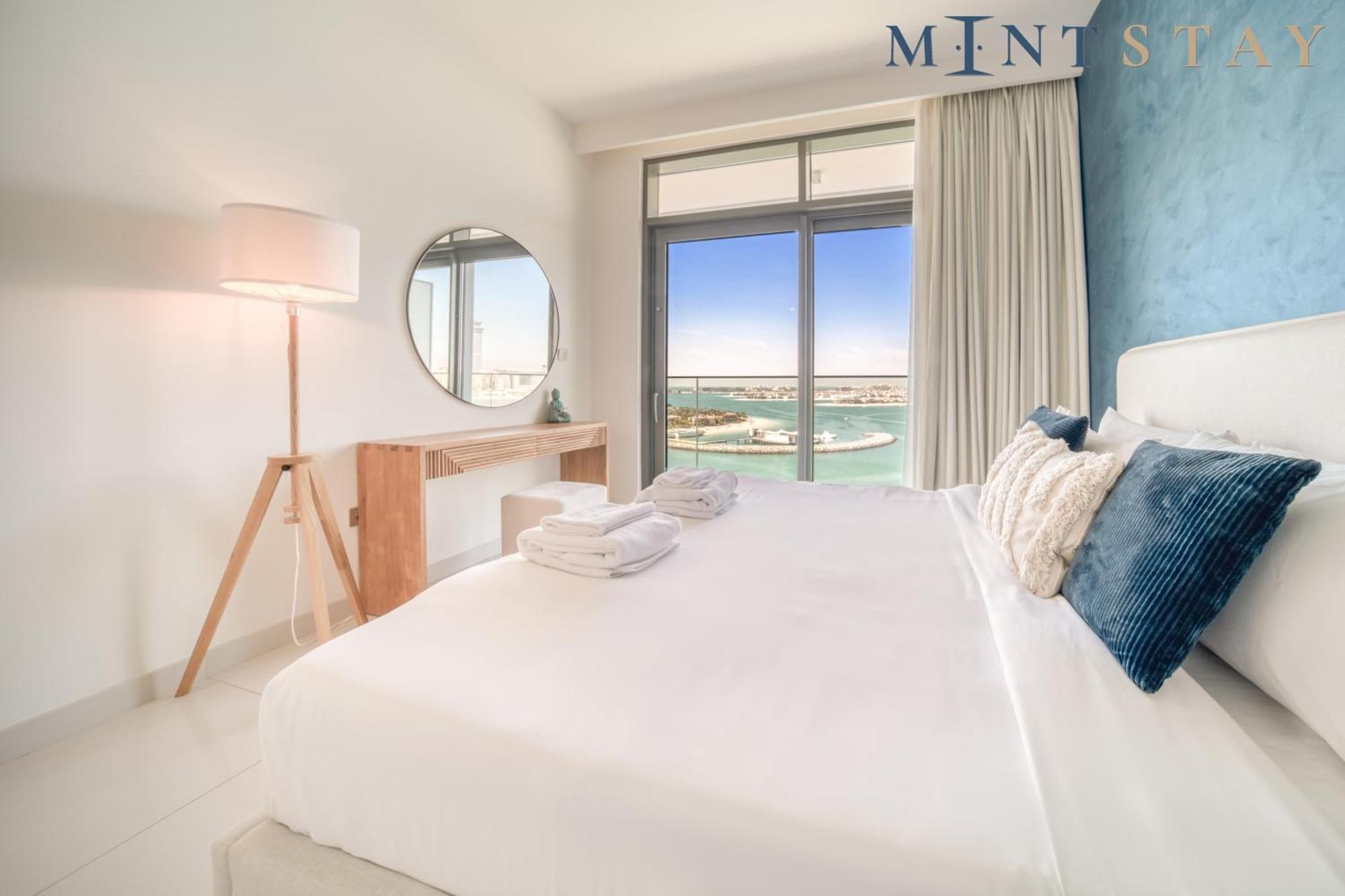 Mint - Vista 1 Emaar Beachfront Apartment *